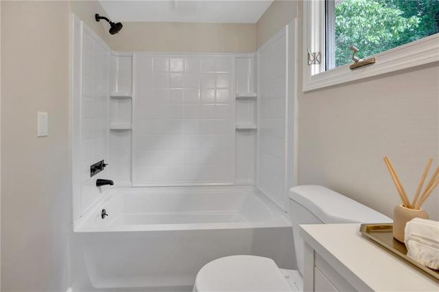 2573 Bonds Lake Road NW, Conyers, GA 30012