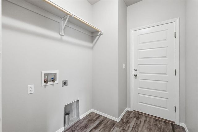 21407 W 216th Street, Spring Hill, KS 66083