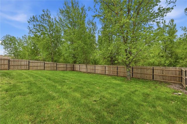 21407 W 216th Street, Spring Hill, KS 66083