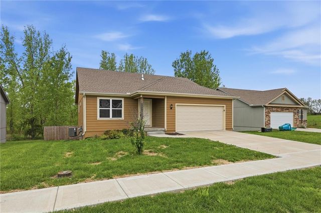 21407 W 216th Street, Spring Hill, KS 66083