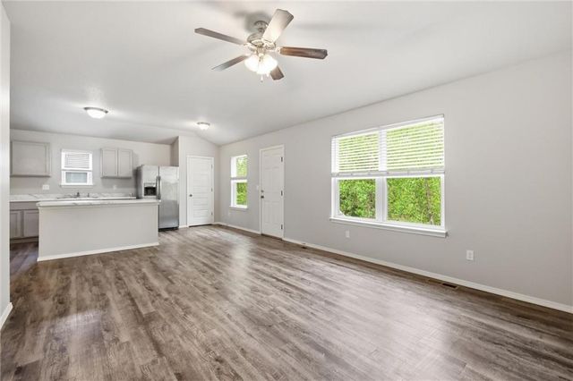 21407 W 216th Street, Spring Hill, KS 66083