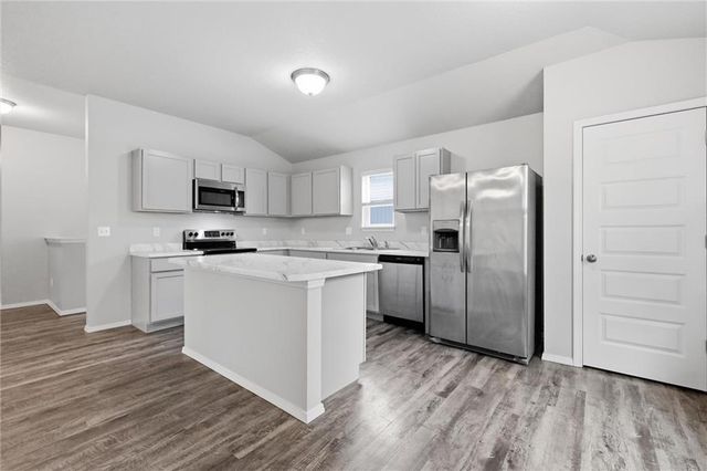 21407 W 216th Street, Spring Hill, KS 66083