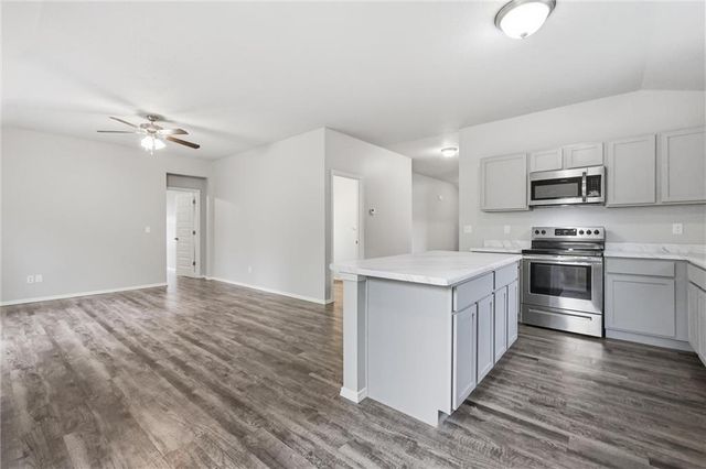 21407 W 216th Street, Spring Hill, KS 66083