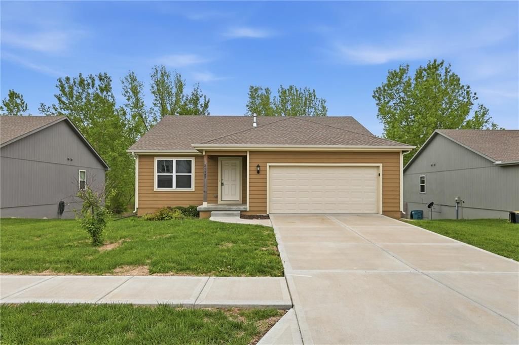 21407 W 216th Street, Spring Hill, KS 66083