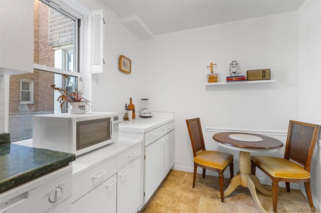 120 East Hartsdale Avenue 3Q, Hartsdale, NY 10530