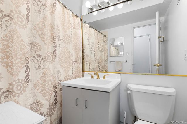 120 East Hartsdale Avenue 3Q, Hartsdale, NY 10530