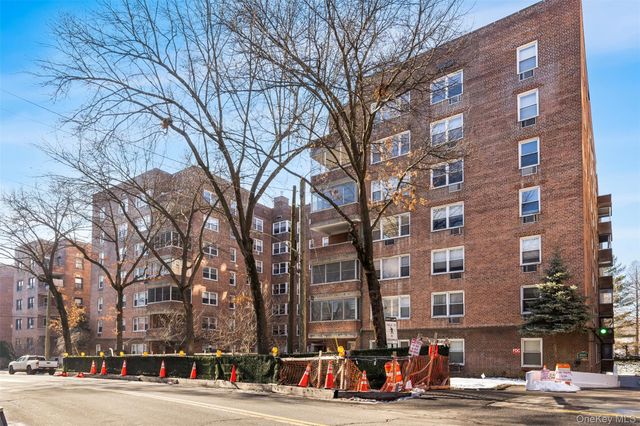 120 East Hartsdale Avenue 3Q, Hartsdale, NY 10530