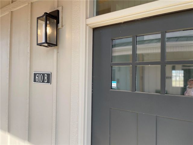 610 W Price Avenue B, Springdale, AR 72764