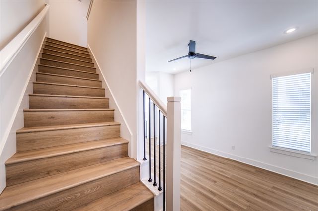 610 W Price Avenue B, Springdale, AR 72764