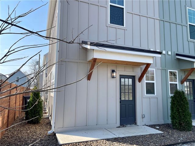 610 W Price Avenue B, Springdale, AR 72764