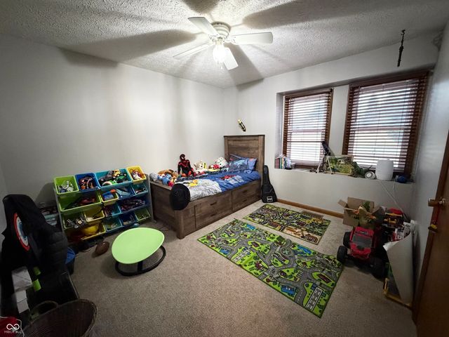 825 W Krislynn Woods Avenue, West Terre Haute, IN 47885