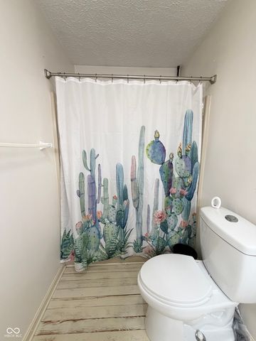 825 W Krislynn Woods Avenue, West Terre Haute, IN 47885