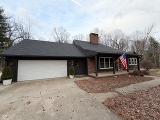 825 W Krislynn Woods Avenue, West Terre Haute, IN 47885