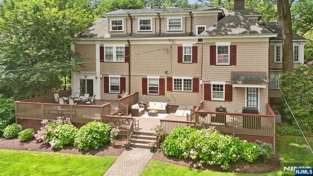29 Hillcrest Road, Glen Ridge, NJ 07028