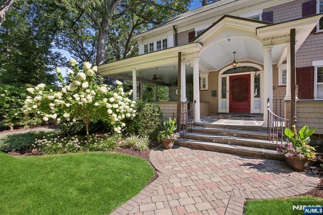 29 Hillcrest Road, Glen Ridge, NJ 07028