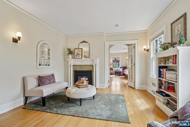 29 Hillcrest Road, Glen Ridge, NJ 07028