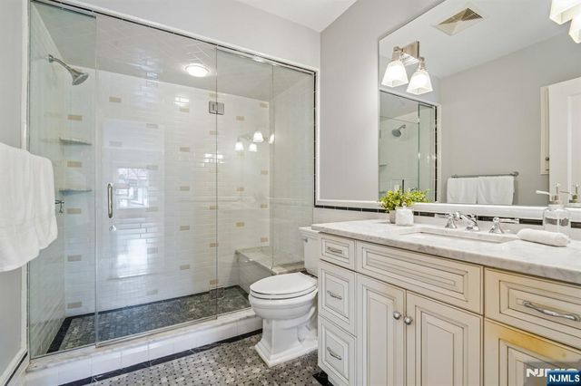 29 Hillcrest Road, Glen Ridge, NJ 07028