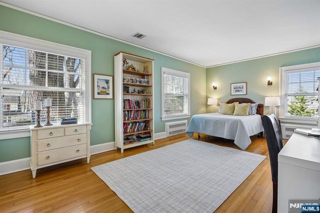 29 Hillcrest Road, Glen Ridge, NJ 07028