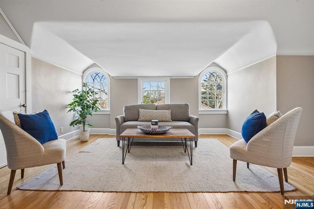 29 Hillcrest Road, Glen Ridge, NJ 07028