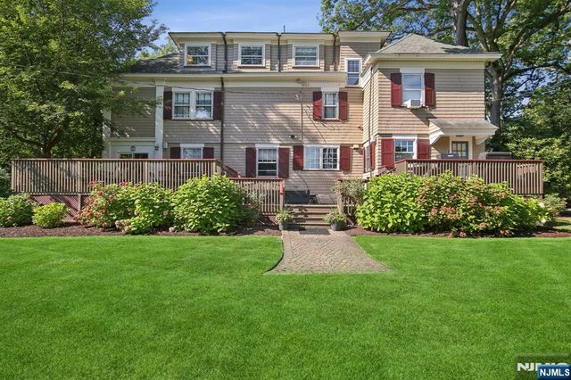 29 Hillcrest Road, Glen Ridge, NJ 07028