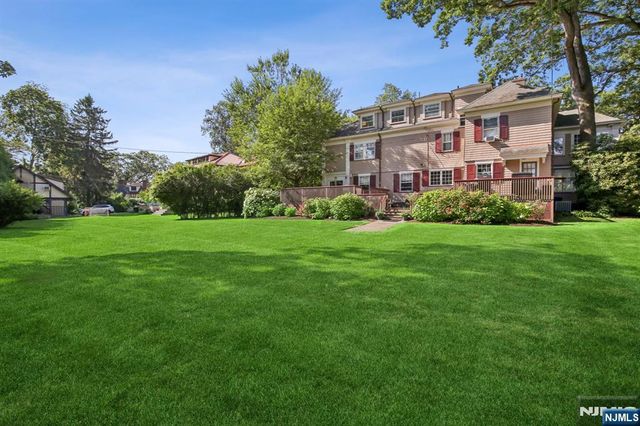 29 Hillcrest Road, Glen Ridge, NJ 07028