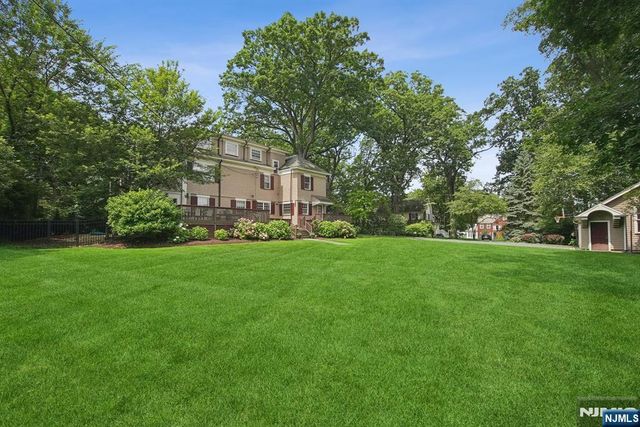 29 Hillcrest Road, Glen Ridge, NJ 07028