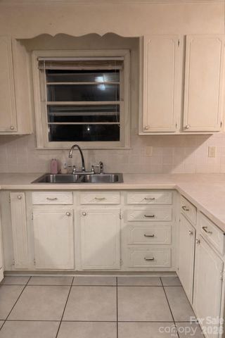 735 W Sumter Street, Shelby, NC 28150