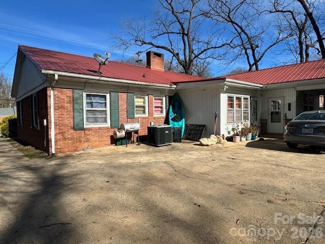 735 W Sumter Street, Shelby, NC 28150