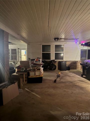 735 W Sumter Street, Shelby, NC 28150