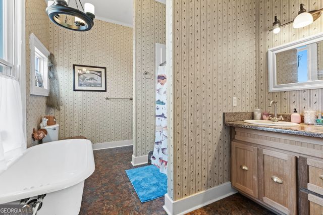 110 E Artesian Avenue, Montezuma, GA 31063