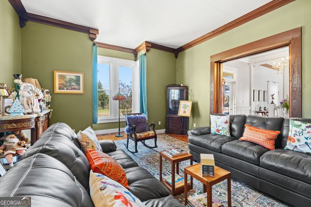 110 E Artesian Avenue, Montezuma, GA 31063