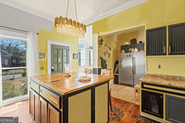 110 E Artesian Avenue, Montezuma, GA 31063