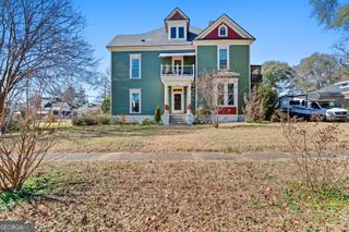 110 E Artesian Avenue, Montezuma, GA 31063