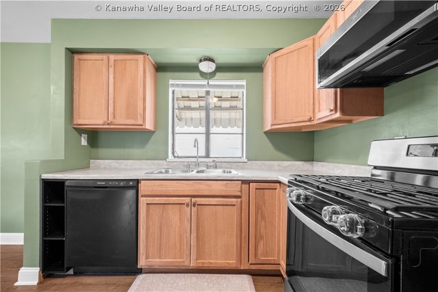 153 4th Street, Dunbar, WV 25064