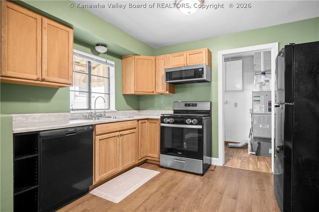 153 4th Street, Dunbar, WV 25064