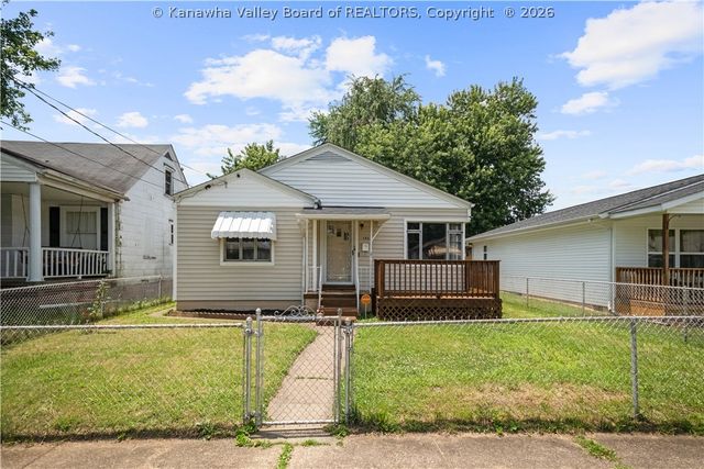 153 4th Street, Dunbar, WV 25064