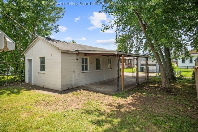 153 4th Street, Dunbar, WV 25064