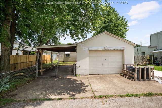 153 4th Street, Dunbar, WV 25064