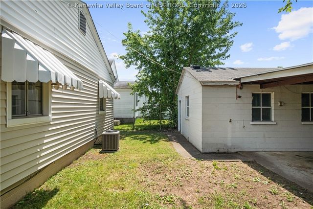 153 4th Street, Dunbar, WV 25064