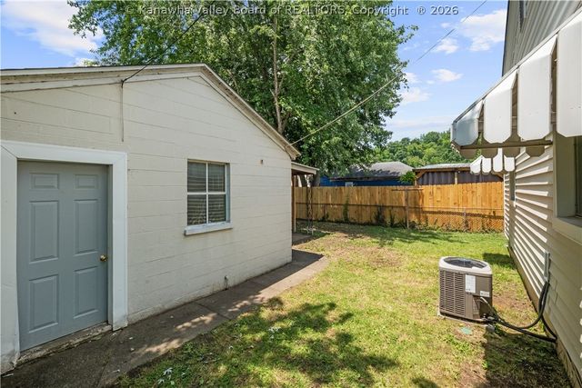 153 4th Street, Dunbar, WV 25064