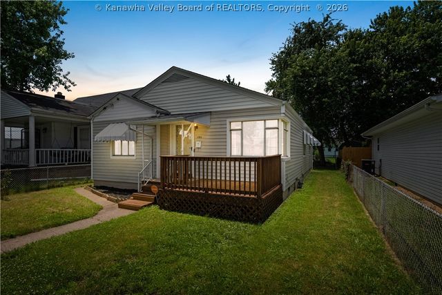 153 4th Street, Dunbar, WV 25064