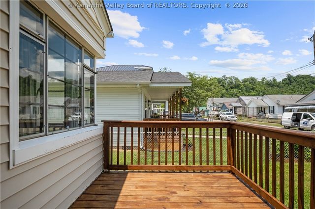 153 4th Street, Dunbar, WV 25064