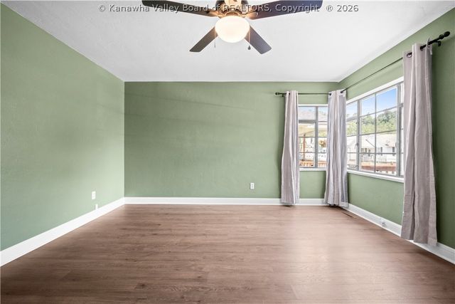 153 4th Street, Dunbar, WV 25064