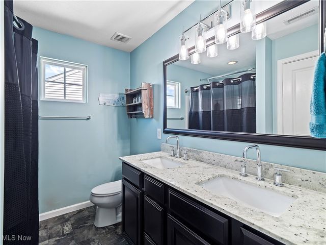 124 Slippery Rock Lane, Berea, OH 44017