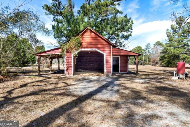 628 Toni Branch Road, Ellabell, GA 31308