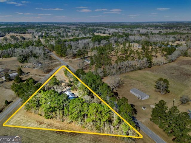 628 Toni Branch Road, Ellabell, GA 31308