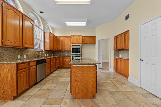 3607 Flagstone Drive, Carrollton, TX 75007