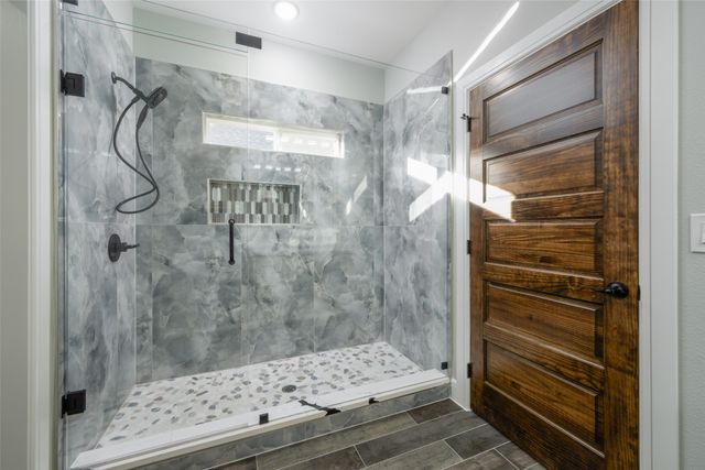 302 W Pine Street, Whitewright, TX 75491