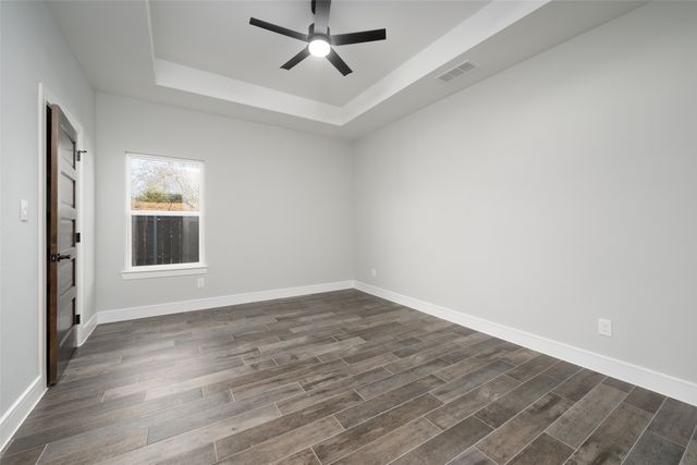 302 W Pine Street, Whitewright, TX 75491