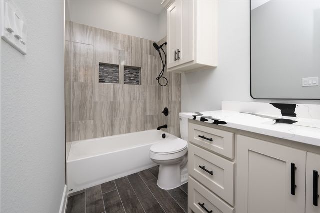 302 W Pine Street, Whitewright, TX 75491